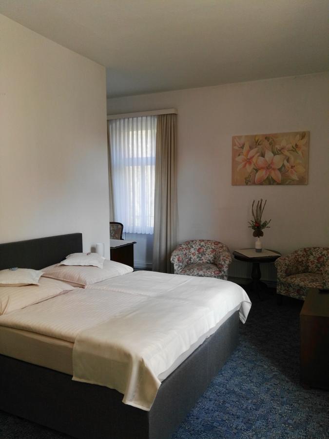 Hotel Carolinenhof バート・ピルモント エクステリア 写真