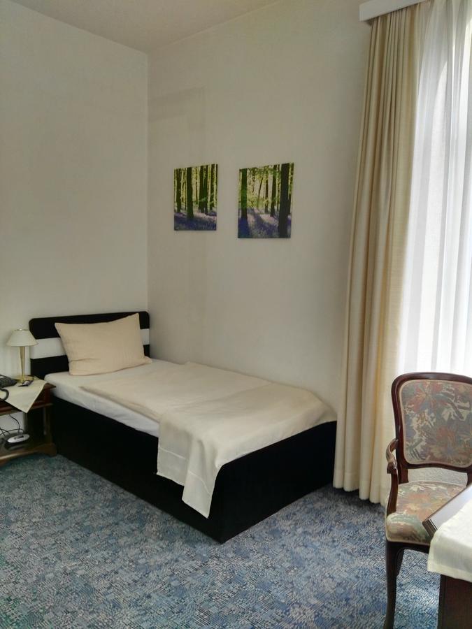 Hotel Carolinenhof バート・ピルモント エクステリア 写真
